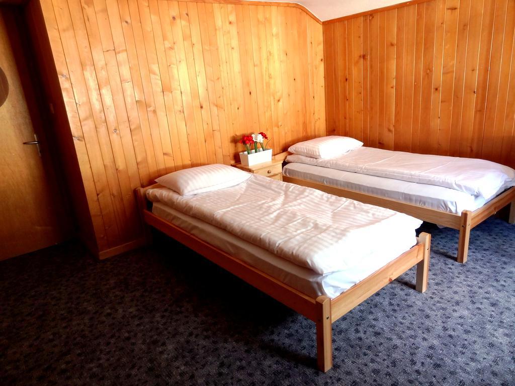Base Cafe Leilighet Lauterbrunnen Eksteriør bilde
